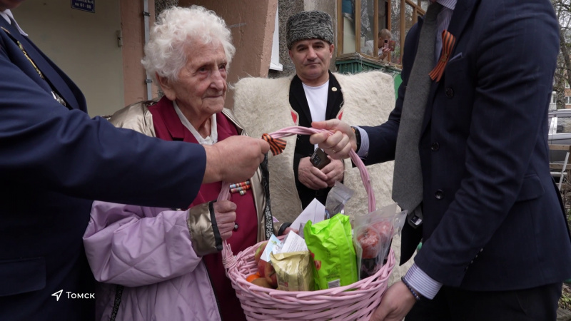 В Томске  прошла акция «В гости к ветерану». Томское время | Телеканал