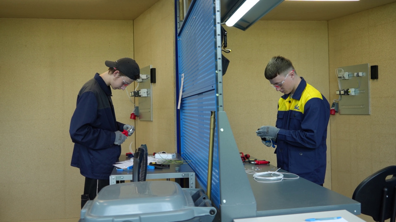 Выпускные экзамены прошли в северском промышленном колледже. Томское время | Телеканал
