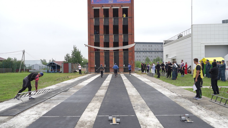 В Томске прошли соревнования по пожарно-спасательному спорту. Томское время | Телеканал