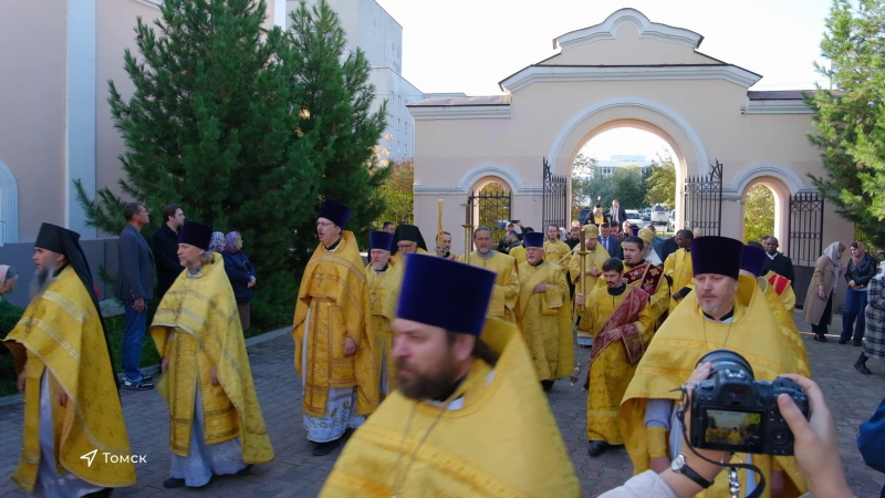 В Томске встретили мощи святителя Тихона. Томское время | Телеканал