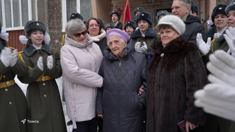 В Томске участница Великой Отечественной войны отметила 100-летний юбилей. Томское время | Телеканал