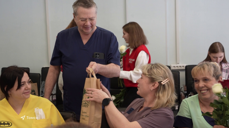 В Томске начали поздравлять женщин с главным весенним праздником – 8 марта. Томское время | Телеканал